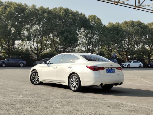 Infiniti Q50L