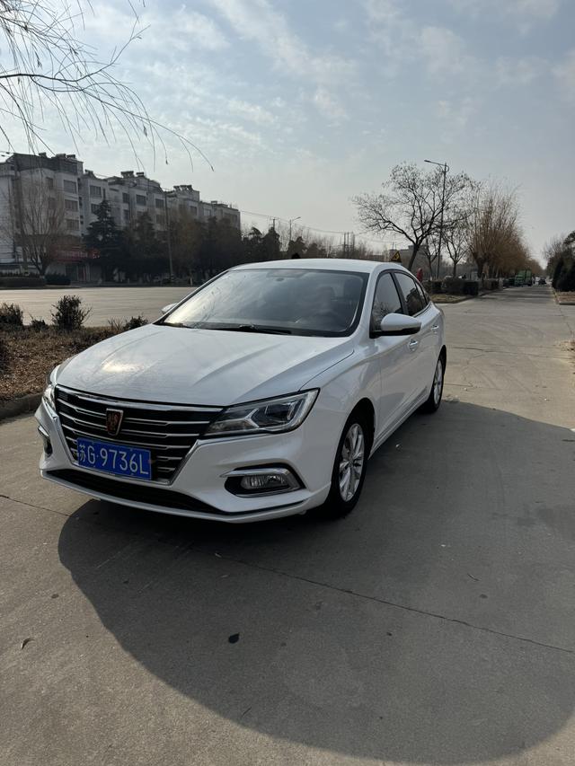 Roewe i5