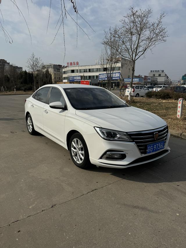 Roewe i5