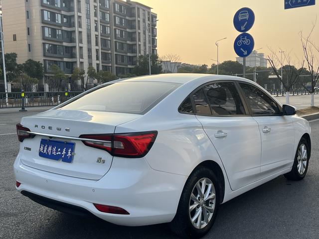 Roewe i5