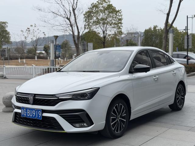 Roewe i5