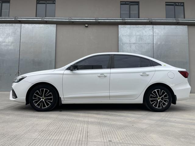 Roewe i5