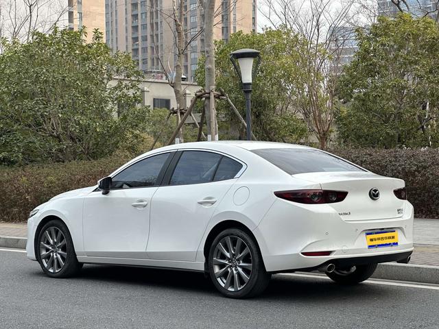 Mazda 3 Angkesela