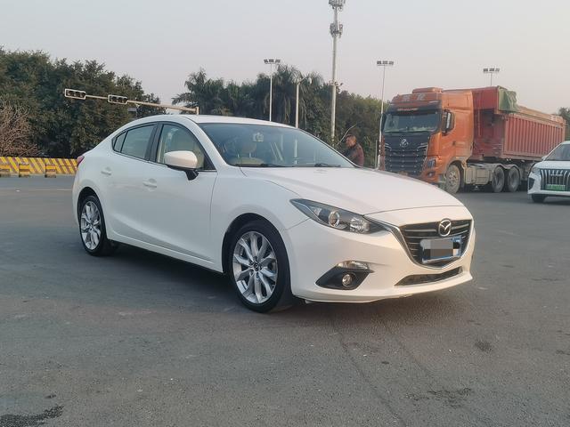 Mazda 3 Angkesela