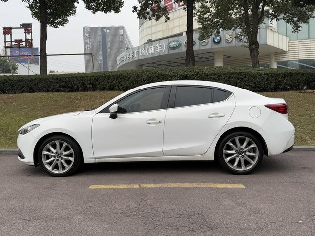 Mazda 3 Angkesela