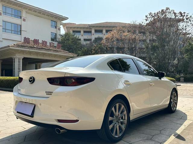 Mazda 3 Angkesela