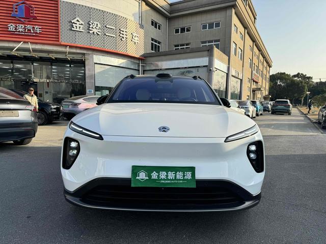 NIO ES6