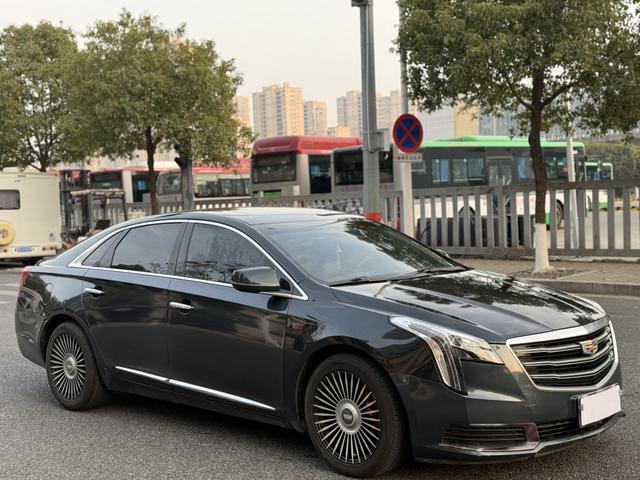 Cadillac XTS