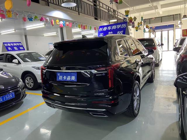 Cadillac XT6