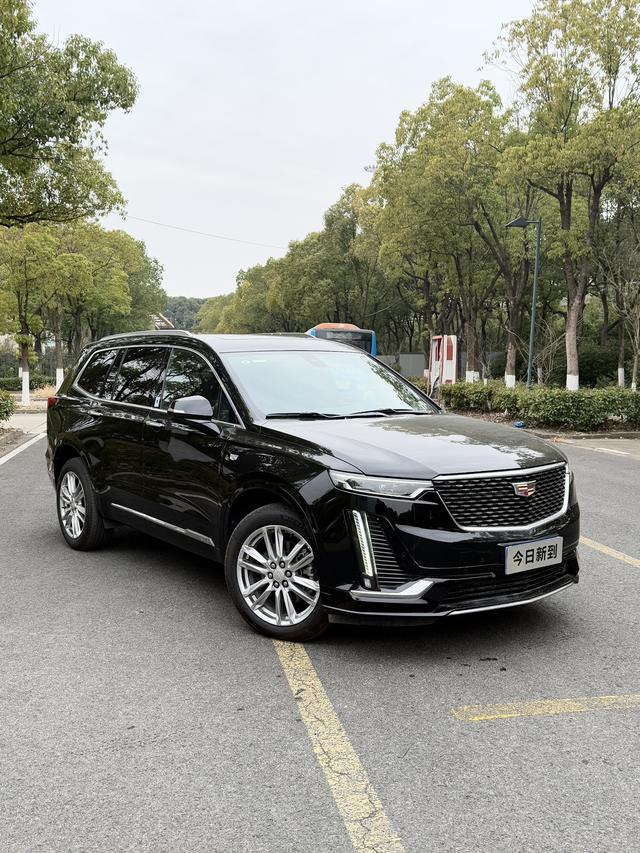 Cadillac XT6