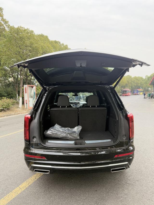 Cadillac XT6