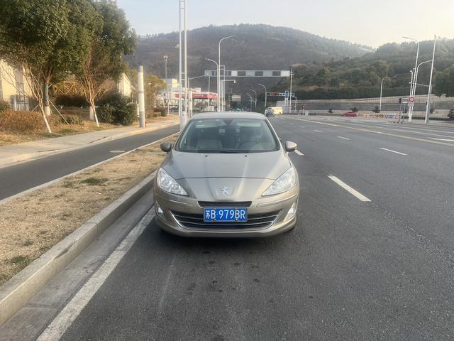 Peugeot 408