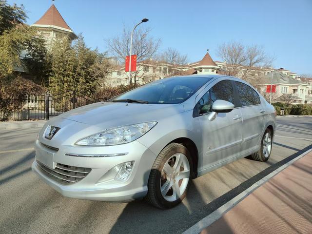 Peugeot 408