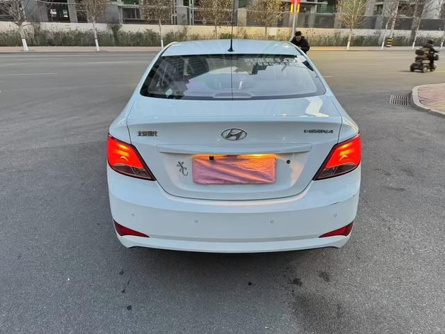 Hyundai Rena