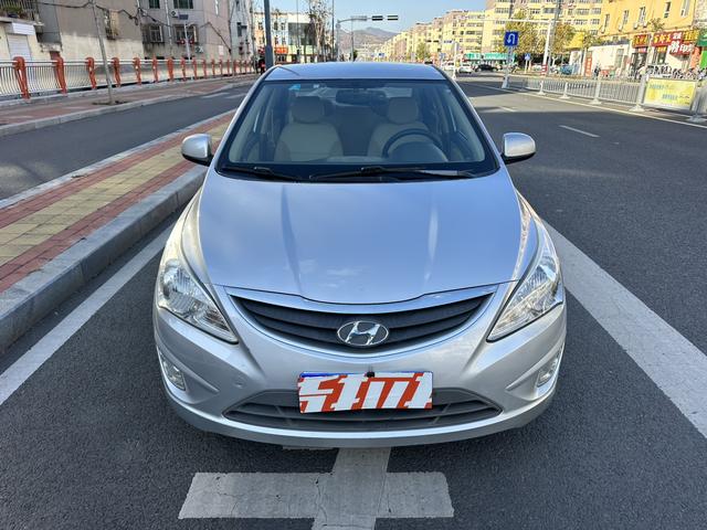 Hyundai Rena