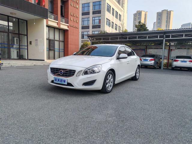 Volvo S60 (imported)