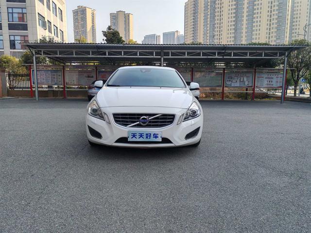 Volvo S60 (imported)