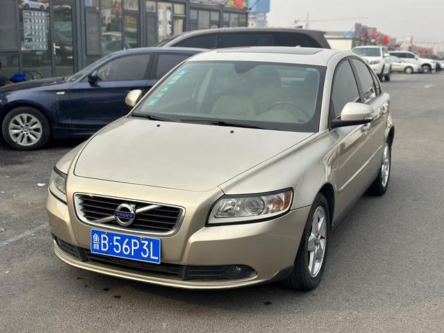 Volvo S40