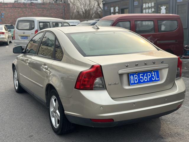 Volvo S40