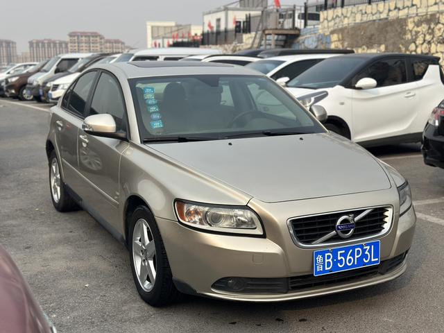 Volvo S40