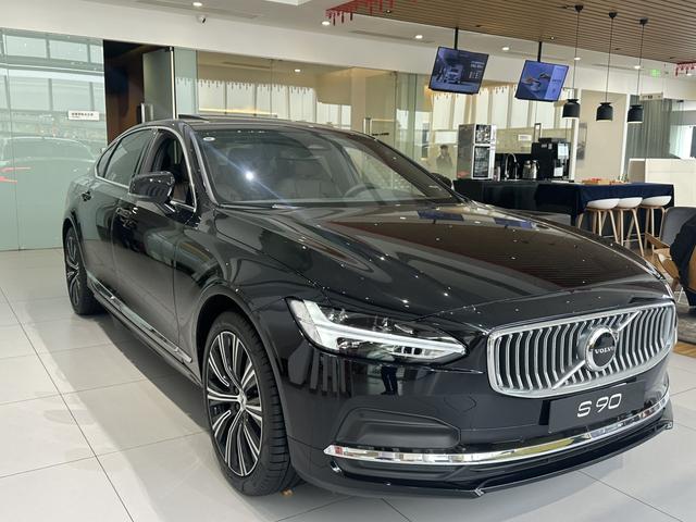 Volvo S90