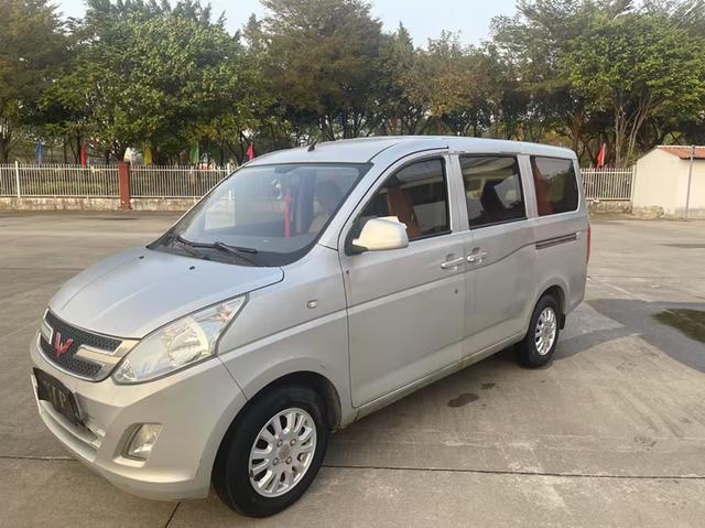 Wuling Rongguang V