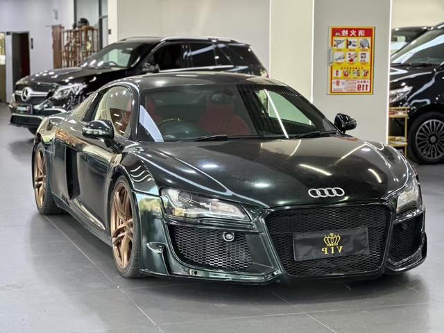 Audi R8