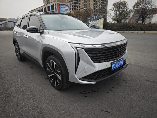 Geely Atlas L