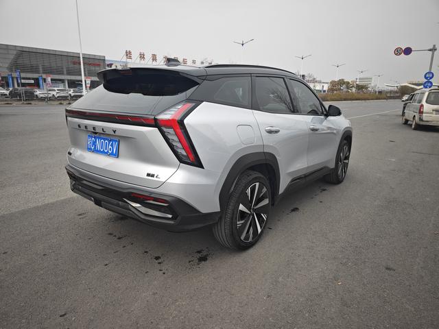 Geely Atlas L