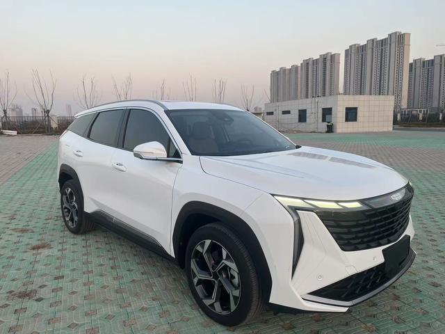 Geely Atlas L