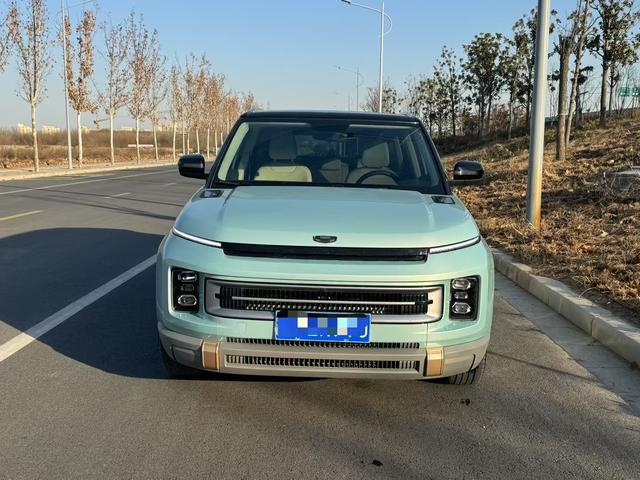 Geely ICON