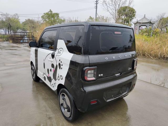 Geely Panda