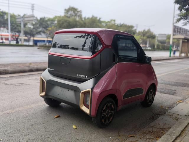 Baojun E200