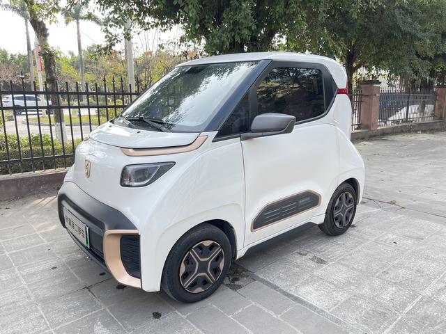 Baojun E200