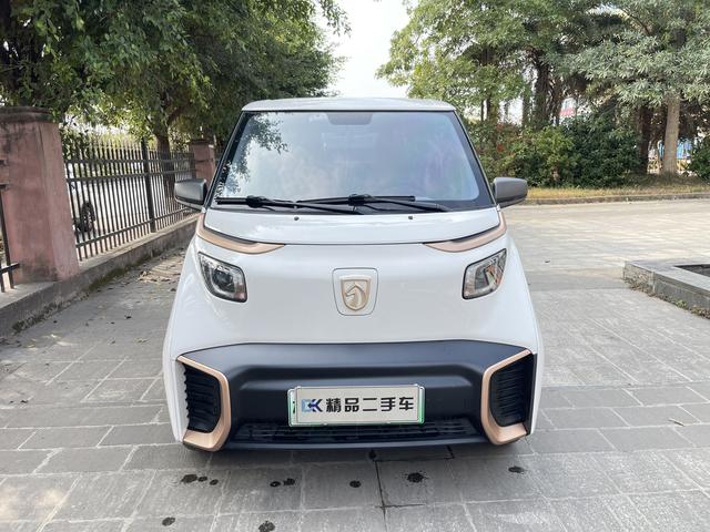 Baojun E200