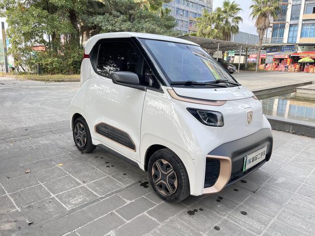 Baojun E200