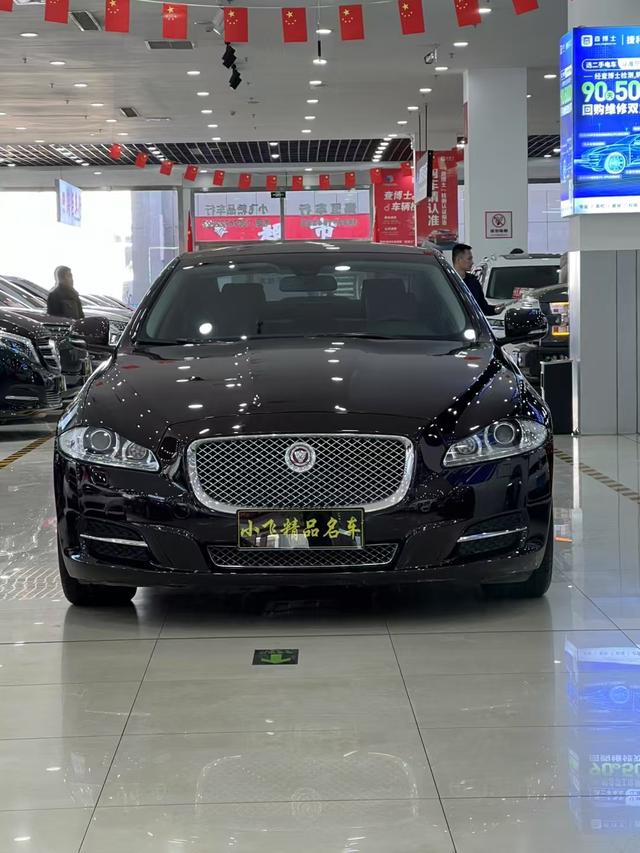 Jaguar XJ