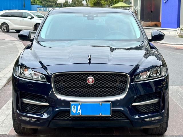 Jaguar F-PACE