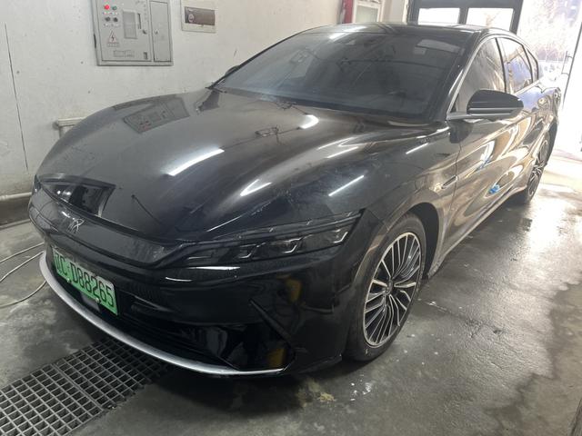 BYD e9