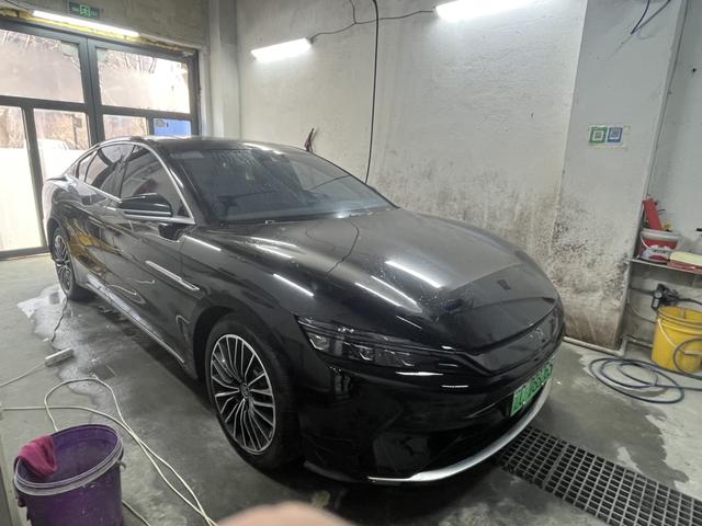 BYD e9