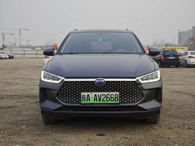 BYD e2