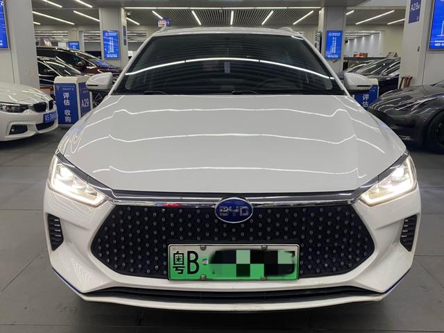 BYD e2