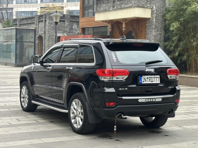 Jeep Grand Cherokee (imported)