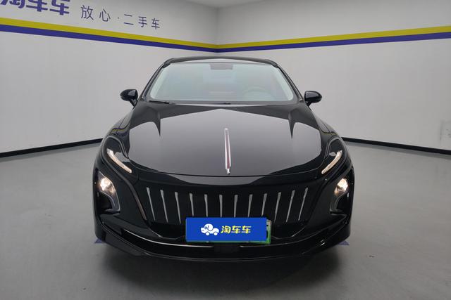 Hongqi E-QM5