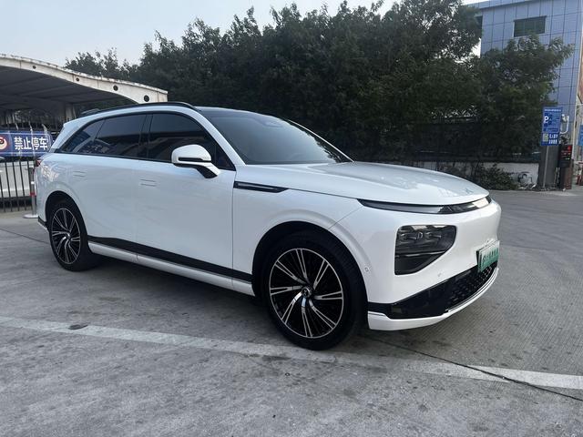 Xpeng G9