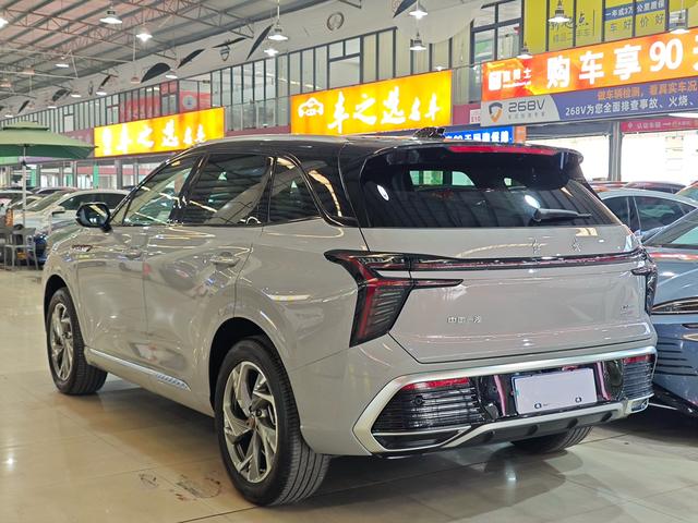 Hongqi HS3