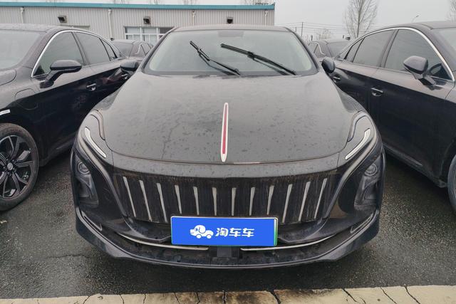 Hongqi E-QM5