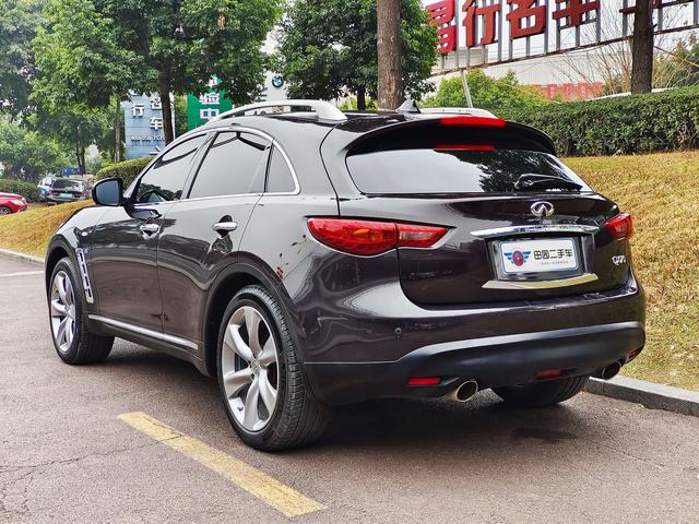 Infiniti QX70