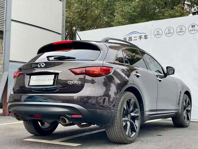 Infiniti QX70