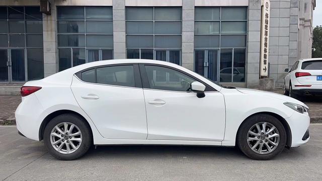 Mazda 3 Angkesela